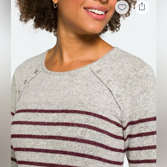 Market and Spruce Gloria Long Sleeve Hacci Button Detail Top - Picture 4 of 12